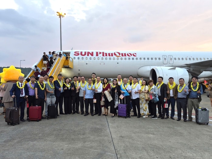 Chuyến bay thẳng đầu tiên nối Nha Trang – Phú Quốc - Ảnh 2.