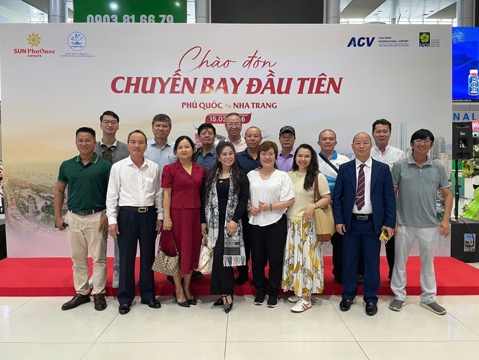 Chuyến bay thẳng đầu tiên nối Nha Trang – Phú Quốc - Ảnh 1.