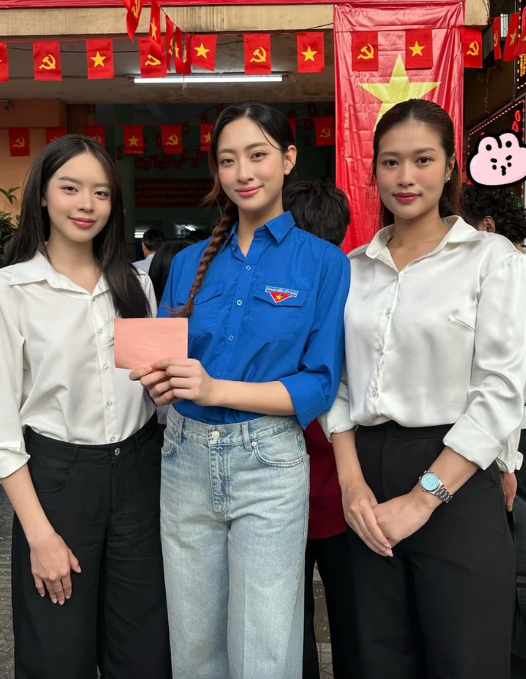 Nhạc sĩ Nguyễn Văn Chung, NSND Mỹ Uyên rộn ràng đi bầu cử, tự hào ngày hội non sông- Ảnh 7.