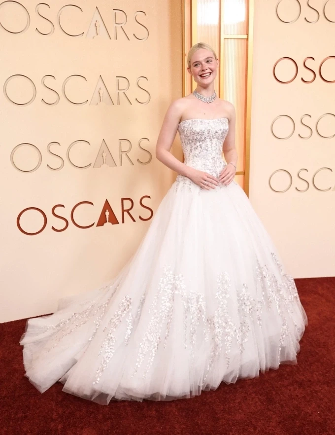 Elle-Fanning-1773616659-4814-1773616805.