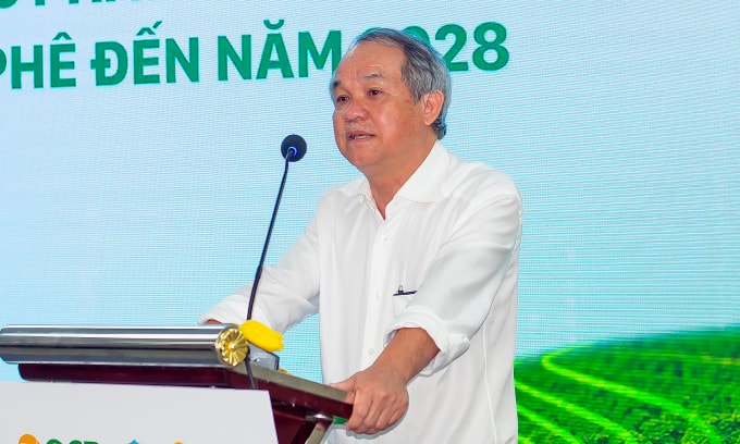 Ông Đoàn Nguyên Đức - Chủ tịch HĐQT Hoàng Anh Gia Lai chia sẻ kế hoạch phát triển 20.000 ha cà phê tại hội nghị ở TP HCM sáng 16/3. Ảnh: Linh Đan