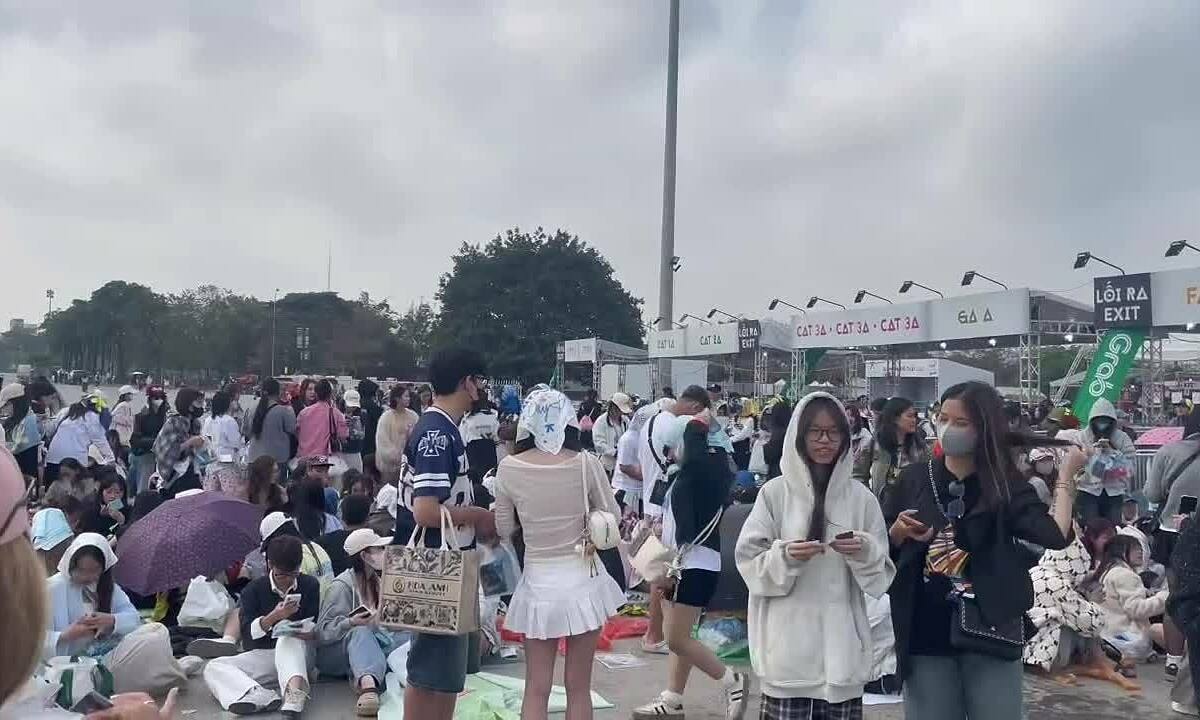 Khung cảnh trước thềm concert 'Anh trai say hi' mùa hai