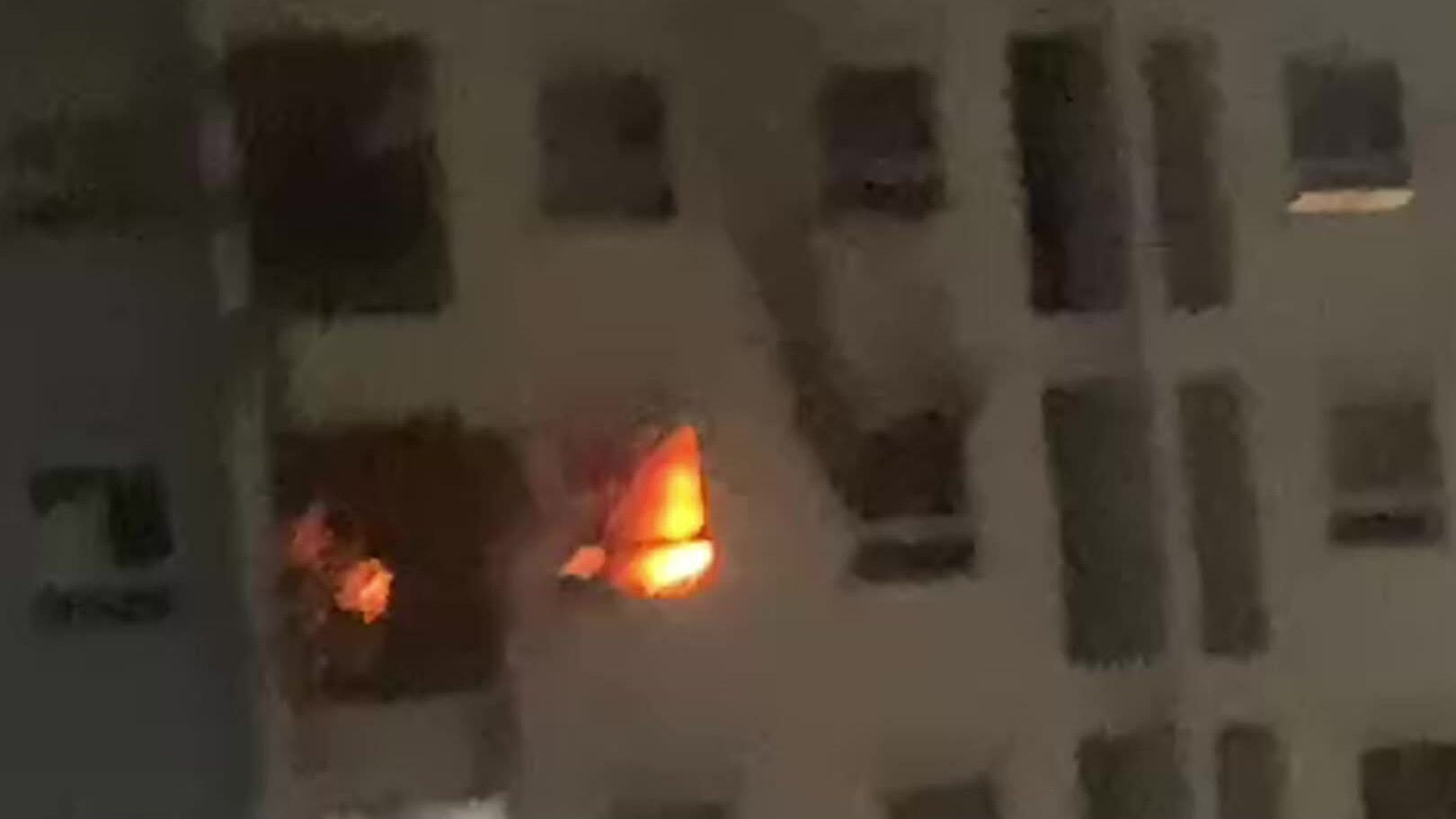 Căn hộ chung cư ở Hà Nội cháy lúc rạng sáng