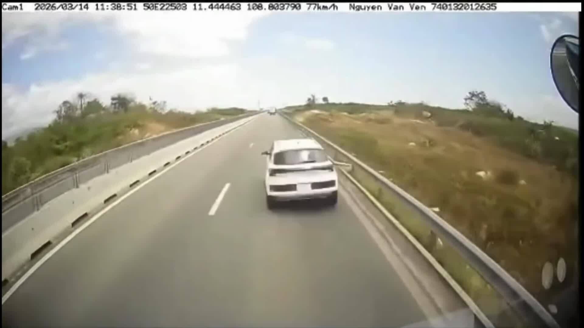 Tai nạn trên cao tốc xuất phát từ vài giây mất tập trung