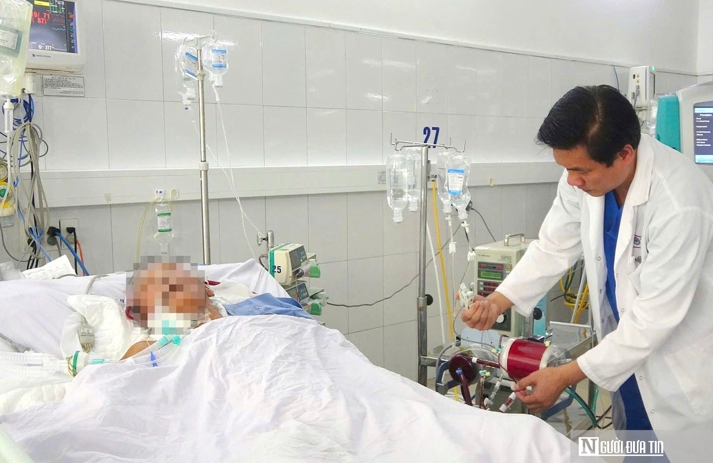 Nhiều bất ngờ về cụ ông bị hổ mang cắn vẫn giữ chặt con rắn- Ảnh 4.