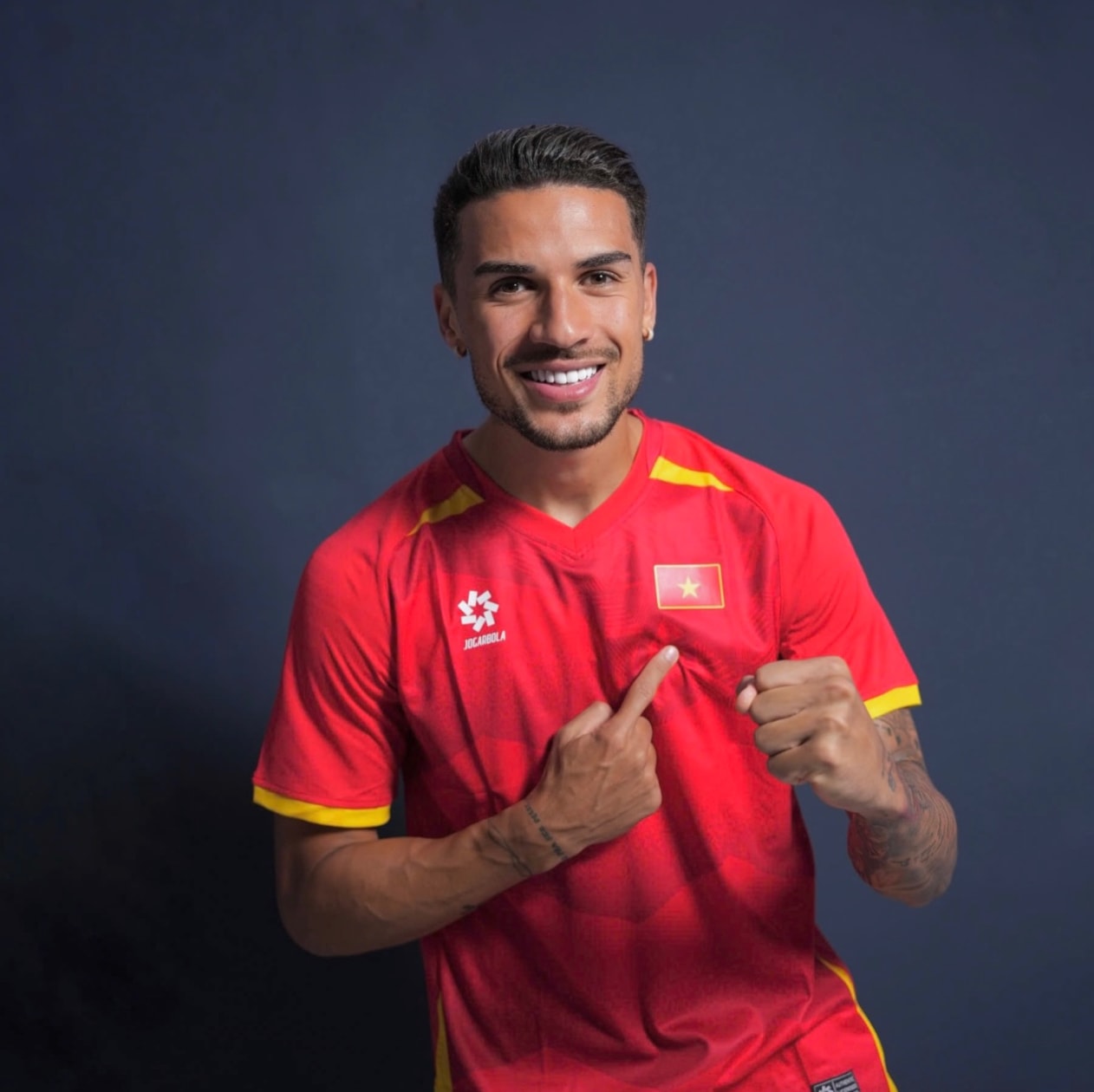 Danh sách đội tuyển Việt Nam tập trung FIFA Days còn ghi nhận sự xuất hiện lần đầu tiên của tiền vệ Đỗ Hoàng Hên (Hendrio Araujo).