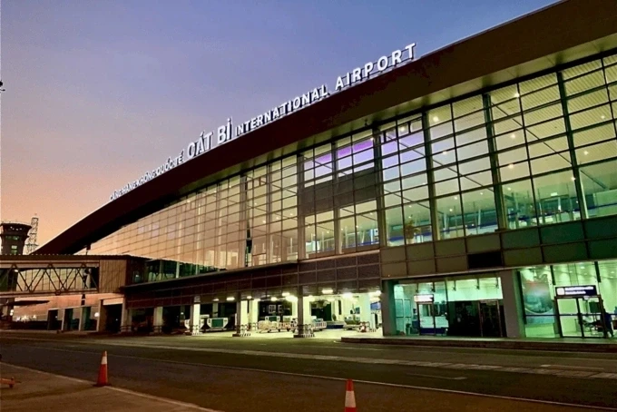 Vì sao vật thể lạ có thể làm tê liệt sân bay?