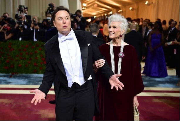 Elon Musk và mẹ. Ảnh: Stephen Lovekin/BEI/Rex/Shutterstock