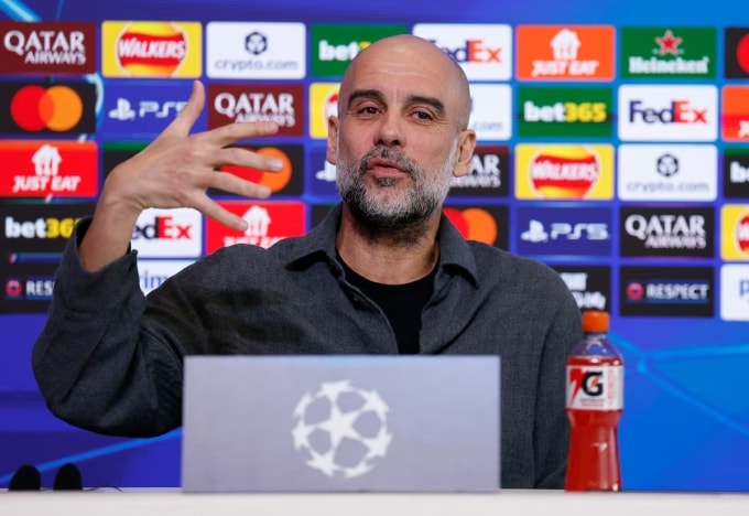 HLV Guardiola trả lời truyền thông trước trận lượt về vòng 1/8 Champions League giữa Man City và Real Madrid ở sân Etihad, Manchester, Anh. Ảnh: Reuters