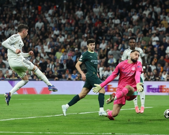 Valverde ghi bàn nâng tỷ số lên 3-0 cho Real trong trận thắng Man City ở lượt đi vòng 1/8 Champions League ngày 11/3/2026. Ảnh: Reuters