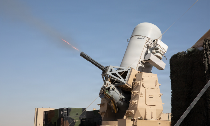 Hệ thống phòng không C-RAM khai hỏa trong cuộc diễn tập tại khu vực do CENTCOM phụ trách hồi tháng 12/2025. Ảnh: US Army