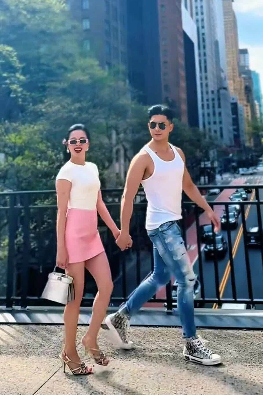 Lệ Quyên, Lâm Bảo Châu tình tứ khi du lịch