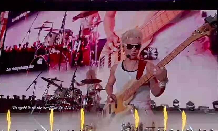 Dàn 'anh trai' kết hợp 'em xinh' khuấy động concert 