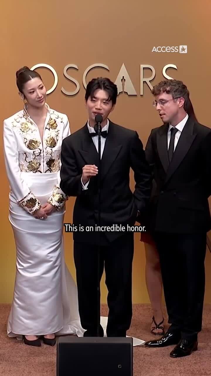 Êkíp ca khúc 'Golden' phát biểu ở họp báo sau lễ trao giải Oscar 2026