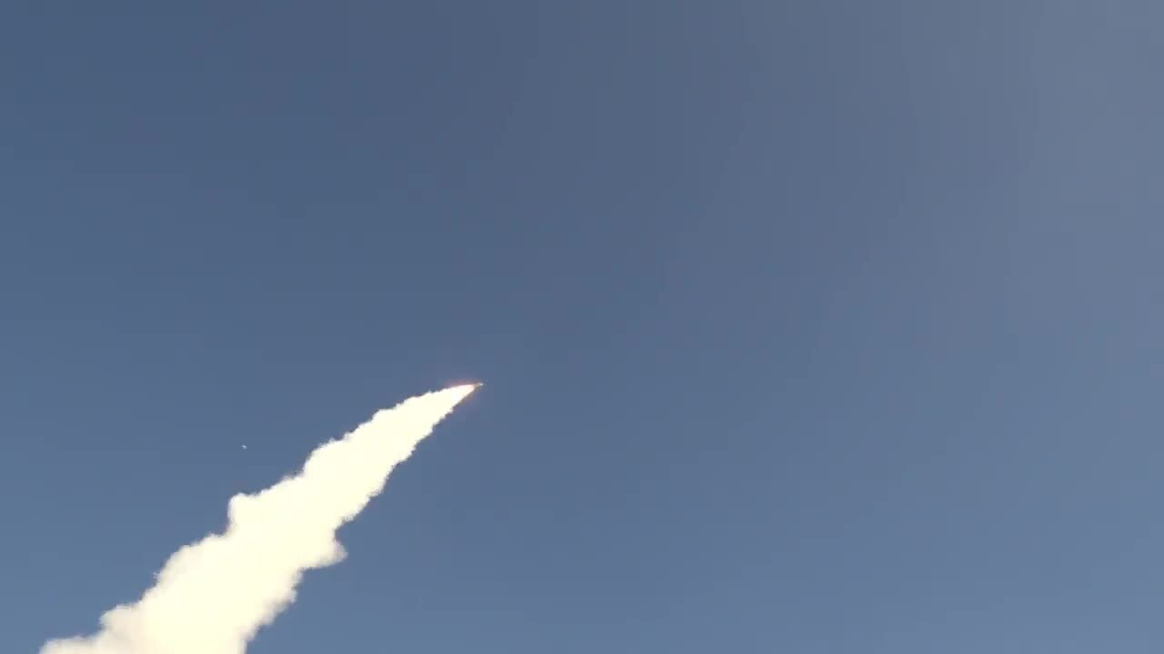 Iran lần đầu phóng tên lửa siêu nặng trong chiến dịch trả đũa Mỹ - Israel