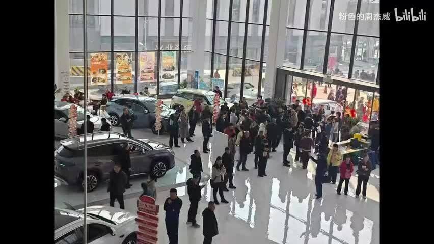 Khách hàng tăng đột biến sau khi BYD ra mắt công nghệ sạc nhanh