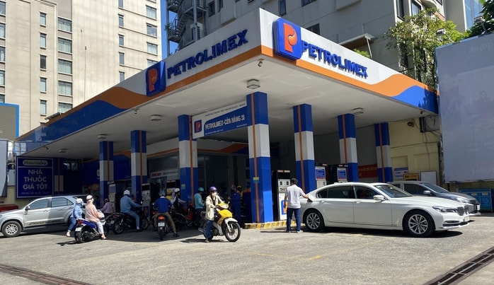 Chỉ đạo của Chủ tịch UBND TPHCM liên quan đến tình hình biến động giá xăng dầu - Ảnh 1.