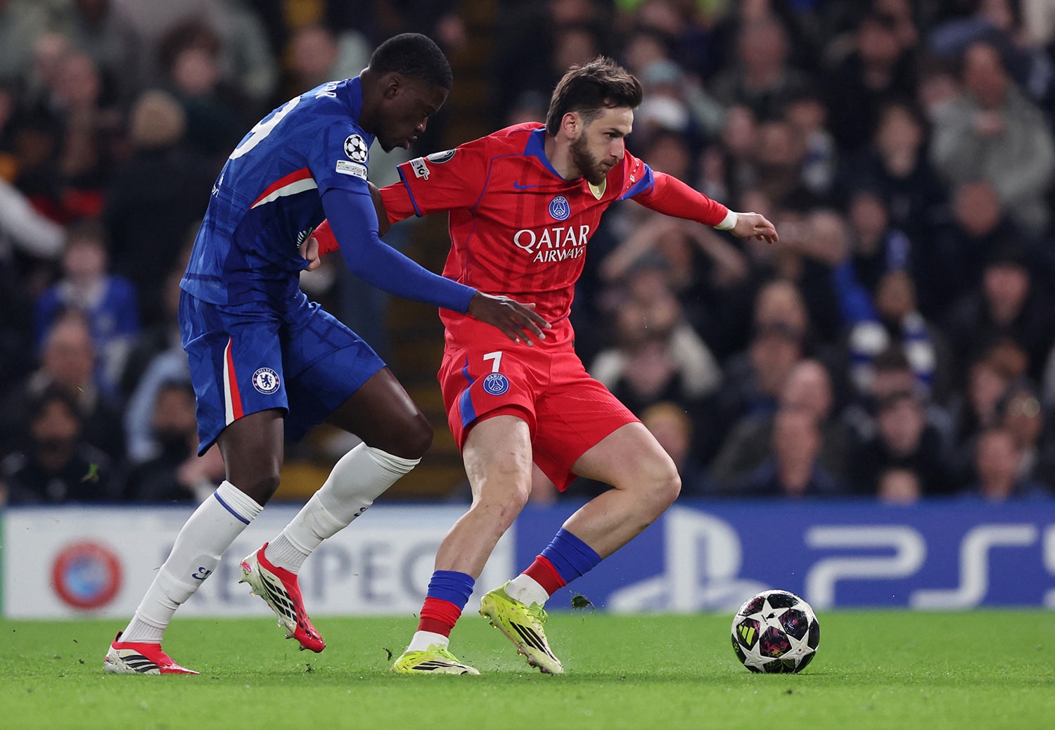 Chelsea hết hy vọng sau 15 phút của trận lượt về. (Ảnh: Reuters)