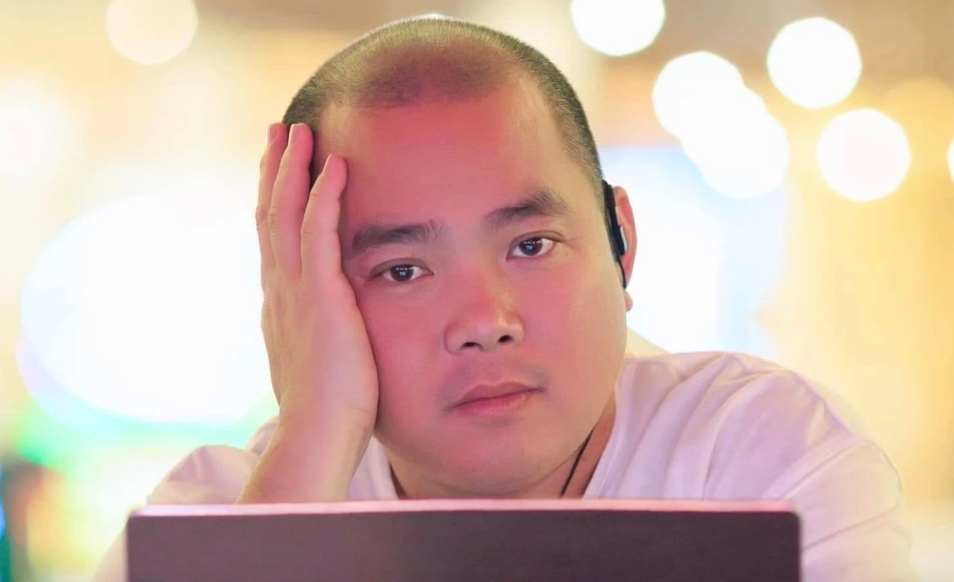 Nhạc sĩ Minh Khang xin lỗi vụ to tiếng với tài xế taxi.