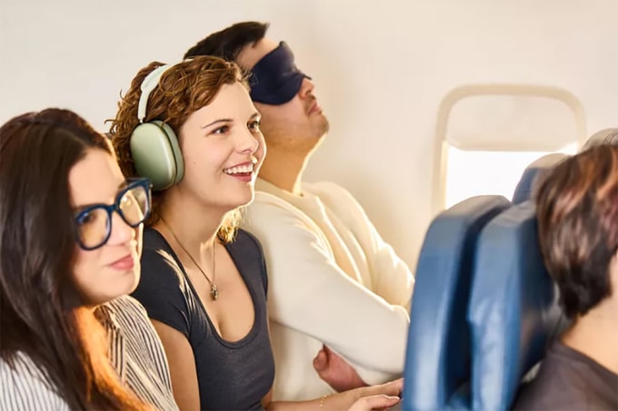 Nhiều hành khách tránh ghế giữa khi chọn chỗ. Ảnh: T+L