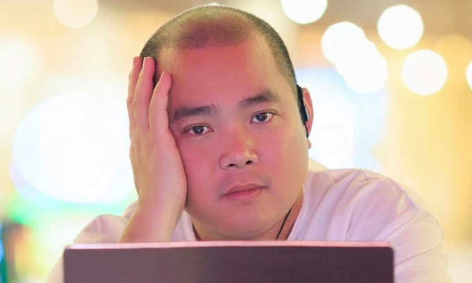 Nhạc sĩ Minh Khang trong hậu trường của một đêm nhạc ở Phú Quốc năm 2024. Ảnh: Facebook Nhân vật