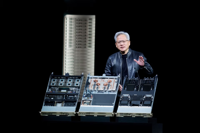 CEO Nvidia Jensen Huang chia sẻ tại hội nghị AI toàn cầu Nvidia GTC ở San Jose, California, Mỹ, ngày 16/3. Ảnh: Reuters