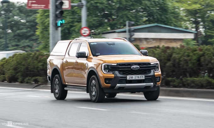 Ford Ranger trên phố Hà Nội, hôm 17/3. Ảnh: Minh Quân