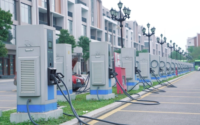 Hạ tầng trạm sạc phục vụ ôtô điện VinFast tại một khu đô thị ở Hà Nội. Ảnh: Tuấn Vũ