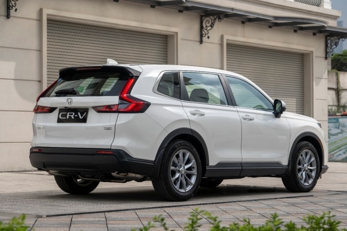 Honda CR-V G có giá bán tăng 10 triệu đồng so với trước đây. Ảnh: HVN