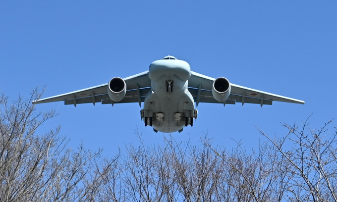 Phi cơ EC-2 Nhật Bản bay thứ hôm 17/3. Ảnh: X/shiw0_