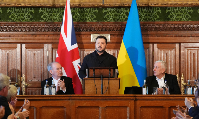 Tổng thống Ukraine phát biểu trước các nghị sĩ Anh hôm 17/3. Ảnh: AP