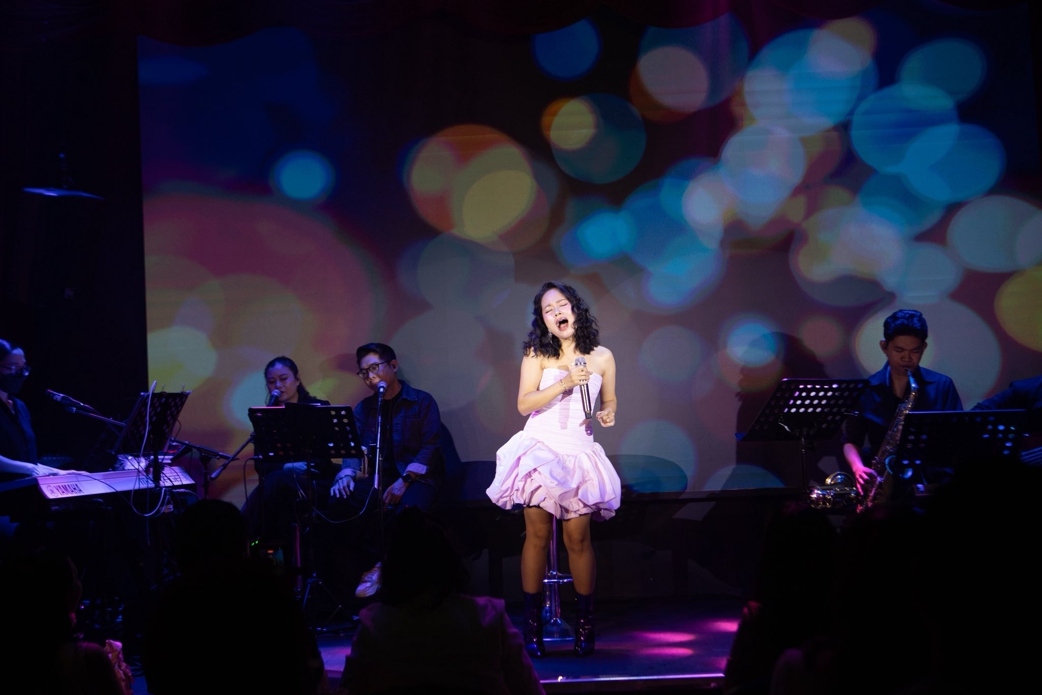 Hoàng Quyên ảnh 3 Hoang Quyen anh 3