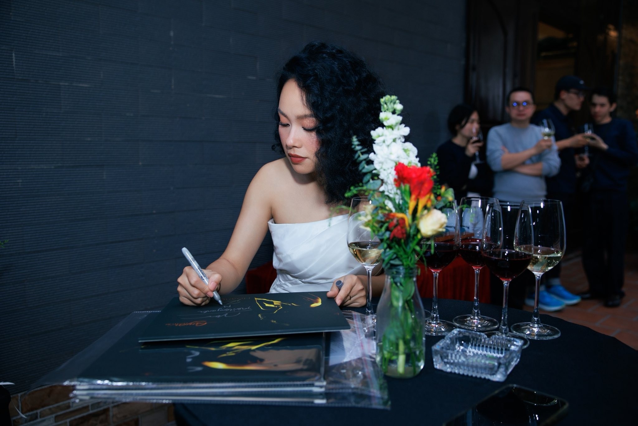 Hoàng Quyên ảnh 1 Hoang Quyen anh 1