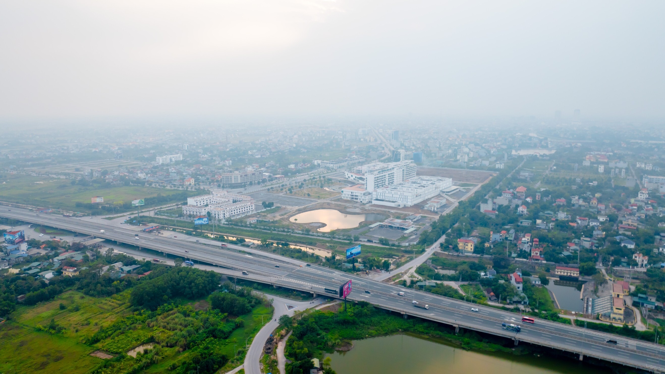 Giãn trường học khỏi nội đô kỳ vọng mở ra nhịp phát triển mới cho đô thị vệ tinh phía Nam. (Ảnh: Ánh Dương)