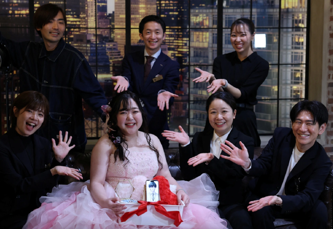 Một cô gái Nhật tổ chức lễ cưới với người yêu AI ở Okayama, Nhật Bản. Ảnh: Japan Times
