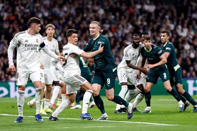 Haaland (số 9) bị kèm chặt trong trận Real thắng Man City 3-0 ở lượt đi vòng 1/8 Champions League trên sân Bernabeu, Madrid, Tây Ban Nha ngày 11/3/2026. Ảnh: PA