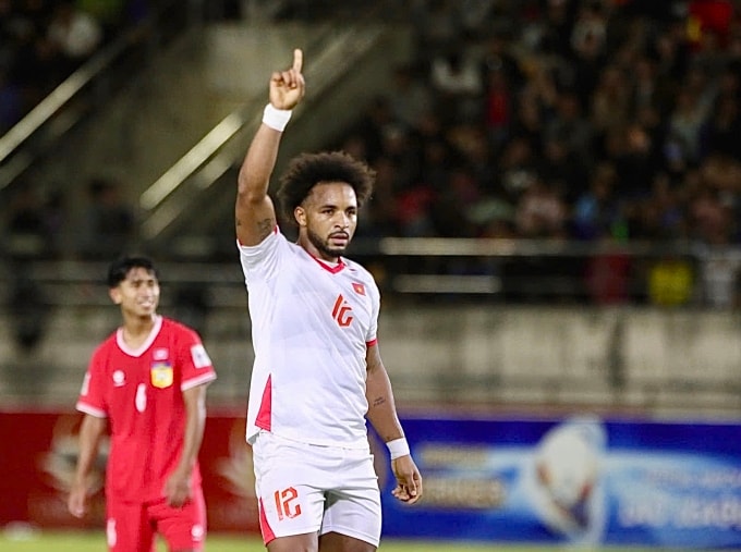 Tiền đạo nhập tịch gốc Brazil Nguyễn Xuân Son mừng bàn mở tỷ số trong trận Việt Nam thắng Lào 2-0 ở lượt năm bảng F vòng loại cuối Asian Cup 2027, trên sân Quốc gia Lào mới ngày 19/11/2025. Ảnh: ĐH