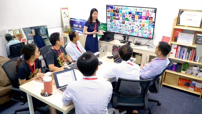 Nhóm phát triển BuddyOS tại Việt Nam. Ảnh: NVCC