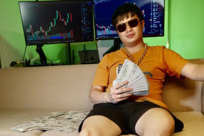 Phó Đức Nam quảng cáo về sự giàu sang để thu hút khách hàng. Ảnh: FBVN