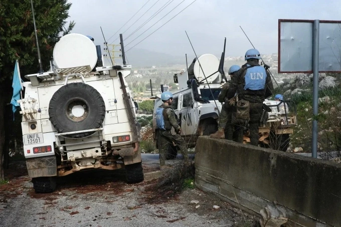 Lực lượng UNIFIL tại hiện trường một vụ nổ ở miền nam Lebanon, ngày 31/1. Ảnh: AFP