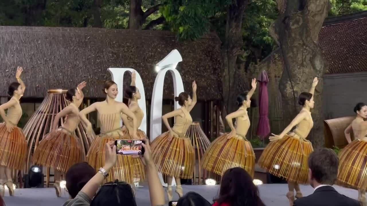 Trích đoạn trong vở ballet 'Dó'