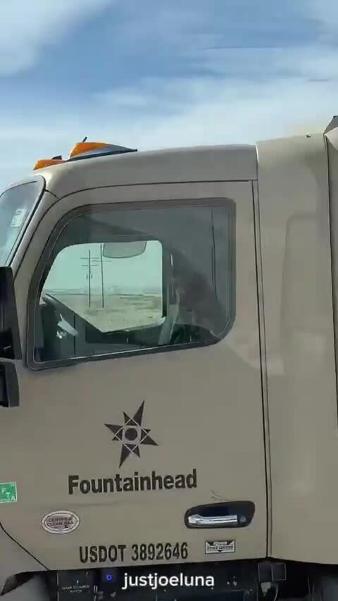 Xe đầu kéo không cần tài xế