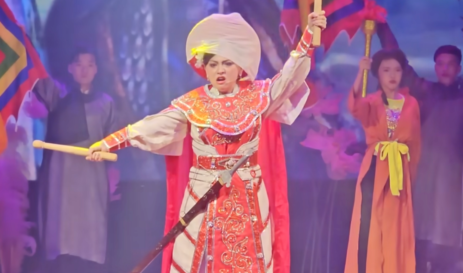 chau gai vu linh anh 1