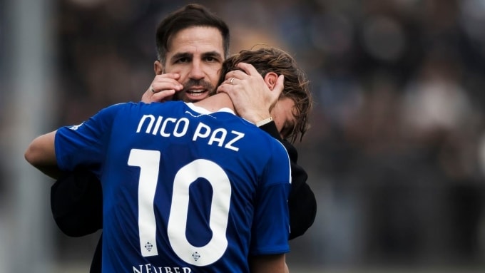 Como dưới trướng HLV Fabregas đang thành công với những sao trẻ người ngoài Italy như Nico Paz. Ảnh: AFP
