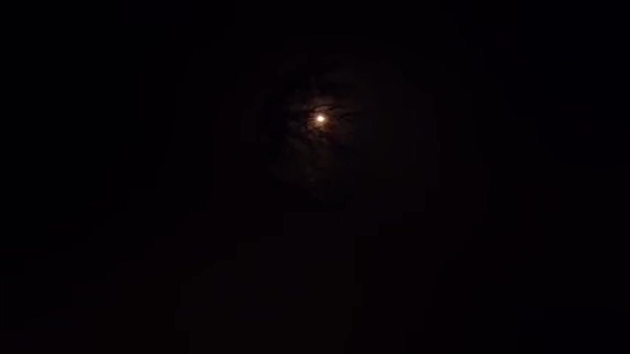 Iran phóng đạn chùm trả đũa vụ quan chức an ninh hàng đầu bị ám sát