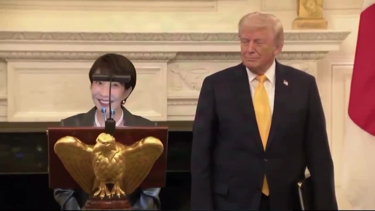 Thủ tướng Nhật Bản khen Barron Trump đẹp trai giống bố