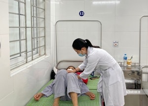 Khối u gan 61mm được phát hiện sau 20 năm bỏ dở điều trị - Ảnh 2.