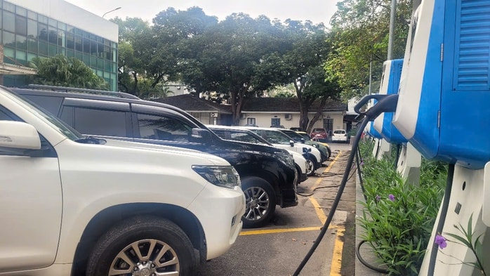 Thủ tướng: Nghiên cứu, ban hành chính sách khuyến khích phát triển xe điện - Ảnh 1.