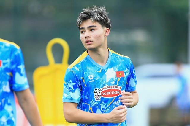 Tiền đạo Việt kiều Moric: 'Tôi có những phẩm chất tương đồng với Đình Bắc'- Ảnh 1. Tiền đạo Việt kiều Moric: 'Tôi có những phẩm chất tương đồng với Đình Bắc'- Ảnh 1.