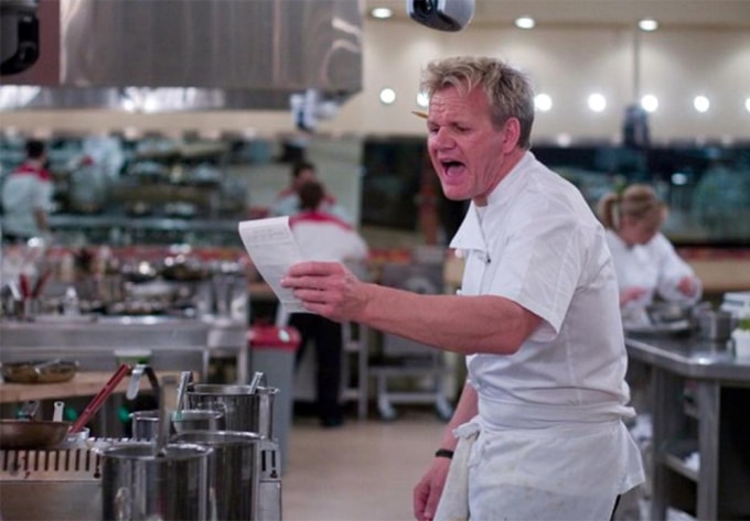 Gordon Ramsay trong căn bếp của mình. Ảnh: Hazlitt